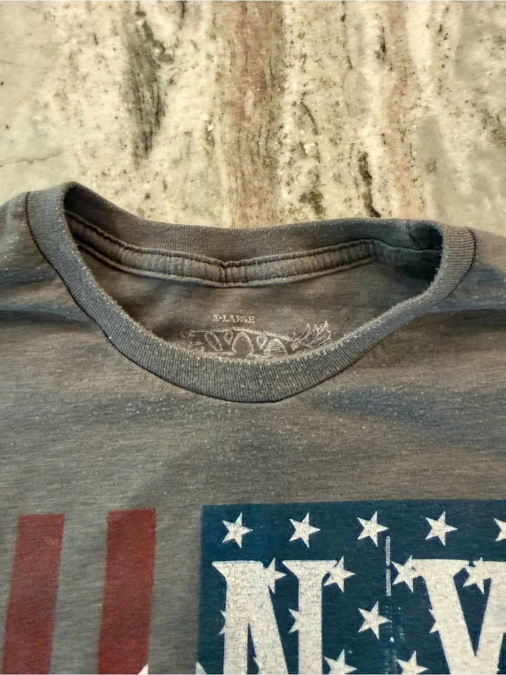 Savvy Men's Gray Tee with Red and Blue NY Flag Graphic Size XL